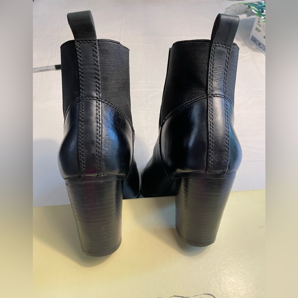 Lucky Brand Chelsea Style leather Ankle Boots - Picture 4 of 7